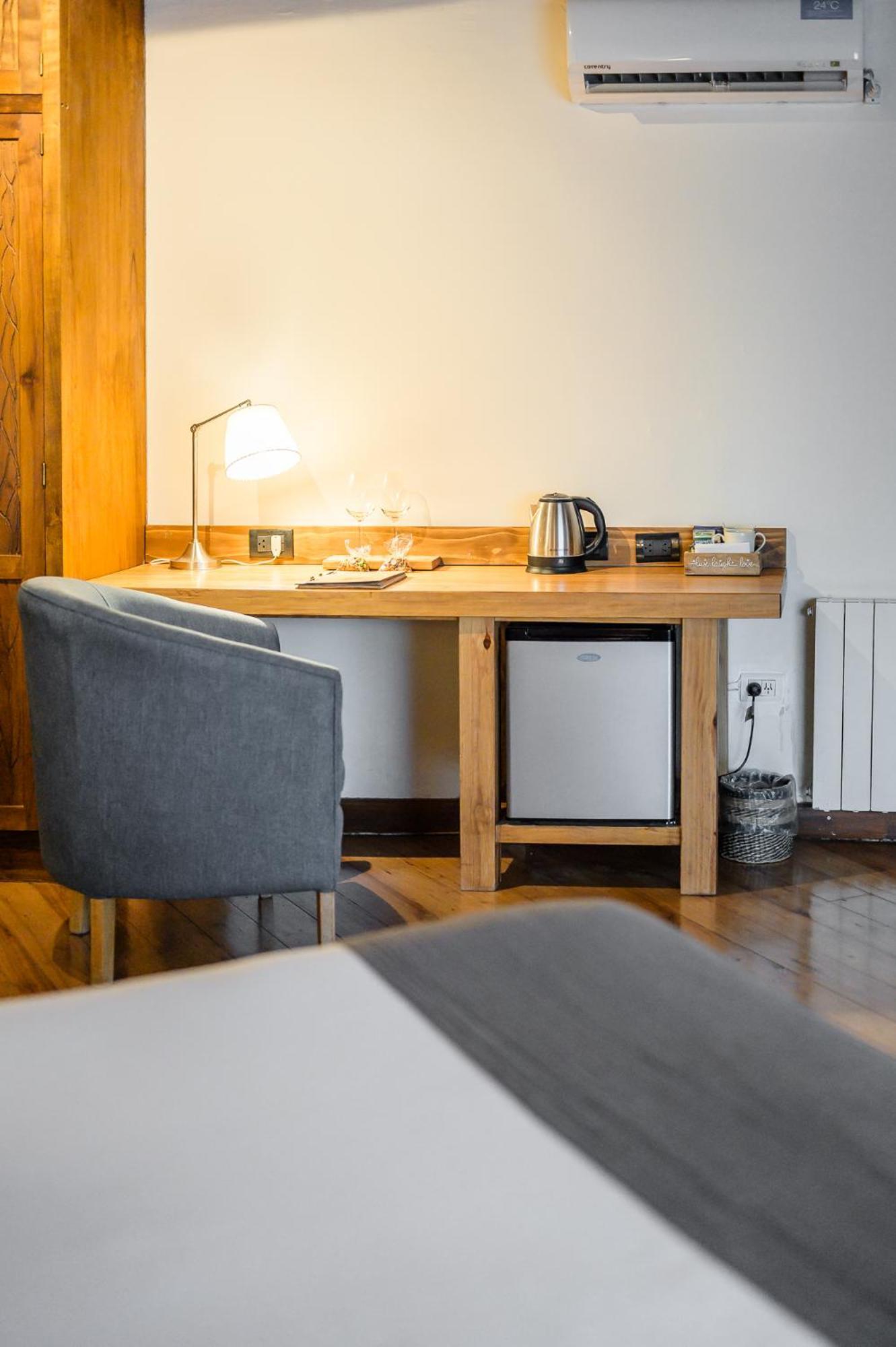 Quarto Clássico com Cama de Casal ou 2 de Solteiro