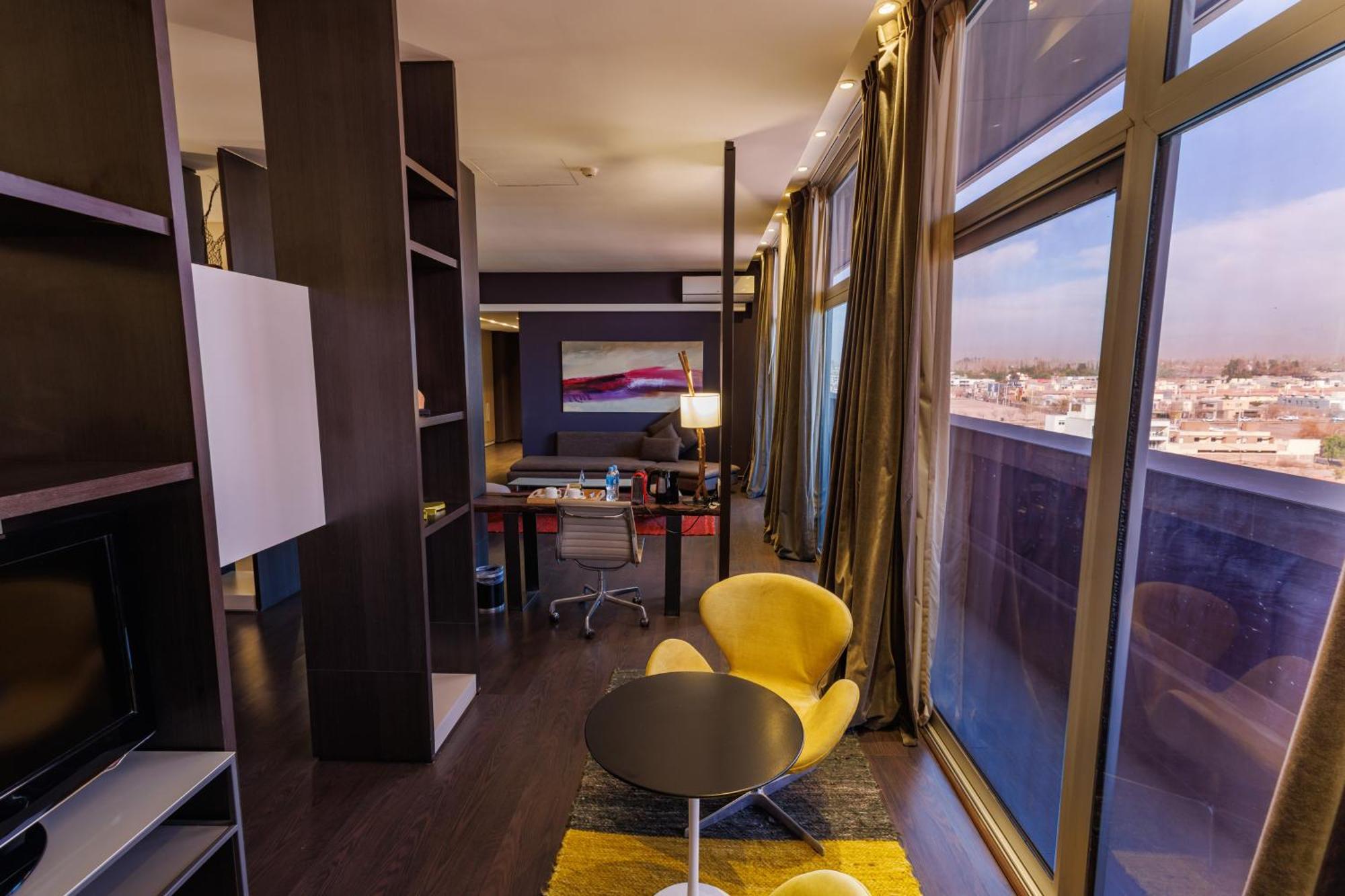 VIP Suite,1742725828:JPEG